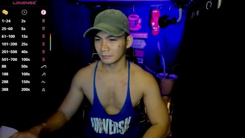 Snapshot of 000batman000 chatting on February 3, 12:32 pm Bruce online show from February 3, 12:32 pm