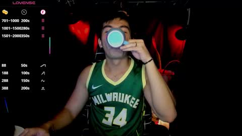 Snapshot of 000batman000 chatting on February 25, 7:51 am Bruce online show from February 25, 7:51 am