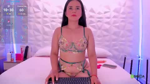 Snapshot of 01nahomi chatting on July 12, 12:40 pm Nahomi online show from July 12, 12:40 pm