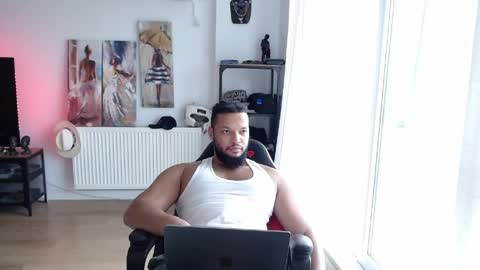 Snapshot of 0_kingsley chatting on May 13, 4:48 pm Kingsley online show from May 13, 4:48 pm