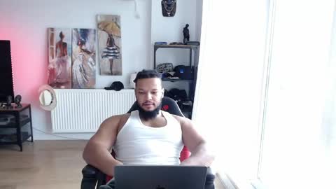 Snapshot of 0_kingsley chatting on May 31, 2:35 pm Kingsley online show from May 31, 2:35 pm