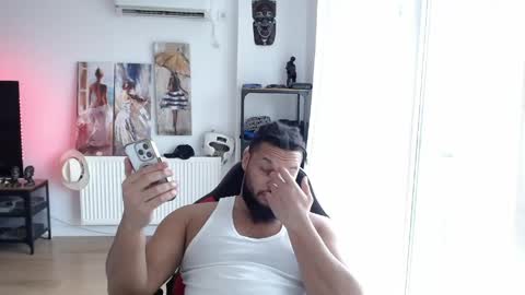 Snapshot of 0_kingsley chatting on June 5, 1:28 pm Kingsley online show from June 5, 1:28 pm