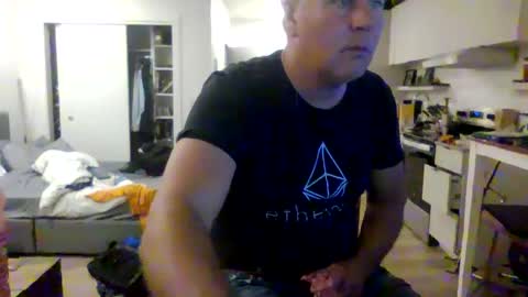 Snapshot of 1029mn chatting on October 5, 4:00 am Takin Profits online show from October 5, 4:00 am