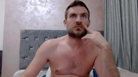 10in_deluxe online show from April 14, 10:21 am