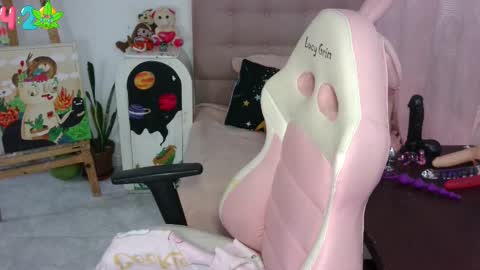 111lucygrim111 online show from September 11, 5:24 pm