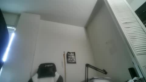 11inchtattedtrinibad online show from March 29, 10:10 pm