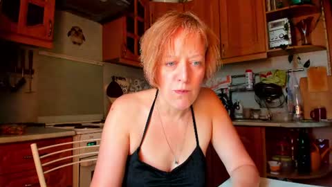 Snapshot of 12ennie chatting on July 3, 6:42 am 12ennie online show from July 3, 6:42 am