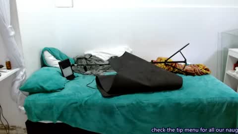 Snapshot of 18and45couple chatting on June 29, 1:56 am 18and45couple online show from June 29, 1:56 am