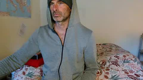 Snapshot of 19djulia chatting on March 11, 7:58 am djulia online show from March 11, 7:58 am