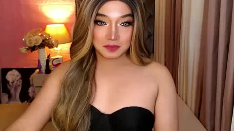 Snapshot of 1bestlover chatting on February 23, 1:42 pm Ekang online show from February 23, 1:42 pm