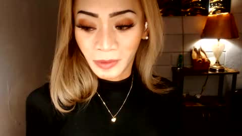 Snapshot of 1bigsurprise4you chatting on June 22, 3:25 am angel online show from June 22, 3:25 am