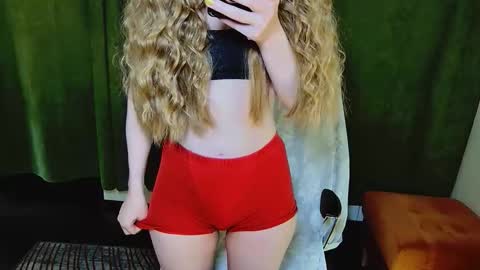 Snapshot of 1goldilocks chatting on February 16, 3:08 pm online show from February 16, 3:08 pm