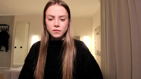 Snapshot of 1i1ypa1mer chatting on December 18, 10:13 pm Lily 3 online show from December 18, 10:13 pm