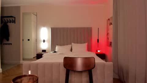 Lily 3 online show from January 18, 6:55 pm