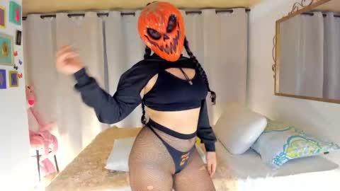 laiaa rivas online show from October 19, 3:07 am