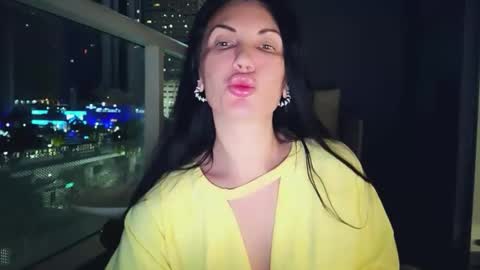 Snapshot of 1lovely1 chatting on April 8, 5:51 am Onna online show from April 8, 5:51 am