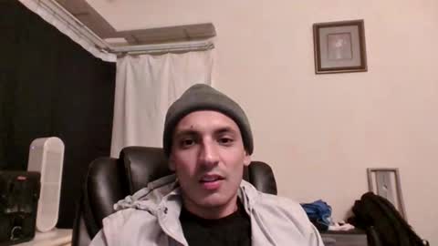 Snapshot of 1luv2cum chatting on February 18, 12:01 pm sabotagegoat online show from February 18, 12:01 pm