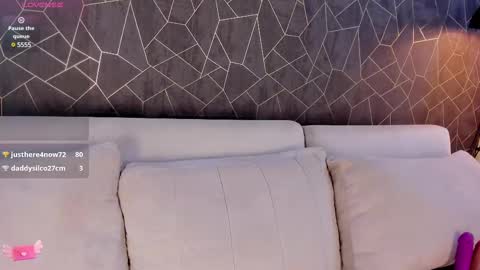 Snapshot of 1m_bella chatting on March 4, 8:24 am bella online show from March 4, 8:24 am