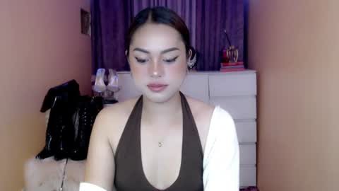 Snapshot of 1miracle_tranny chatting on June 27, 6:07 am 1miracle_tranny online show from June 27, 6:07 am