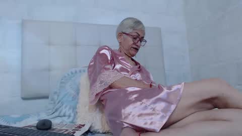 Snapshot of 1miss_monserrate chatting on January 9, 12:30 pm Miss Monserrate online show from January 9, 12:30 pm