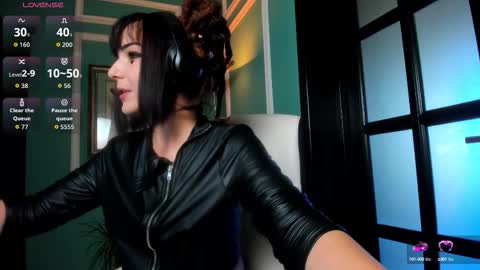 Moona  online show from October 11, 12:58 pm