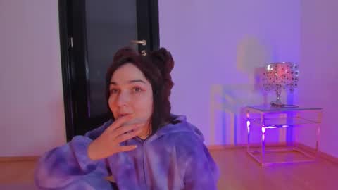 Moona  online show from February 9, 10:41 am