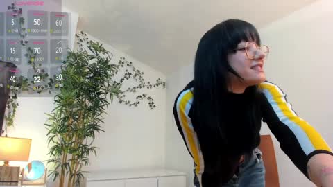 Moona  online show from April 2, 5:54 pm