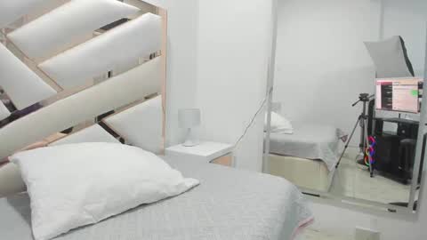 Snapshot of 1naughty_milf chatting on February 28, 10:30 am Luisa online show from February 28, 10:30 am