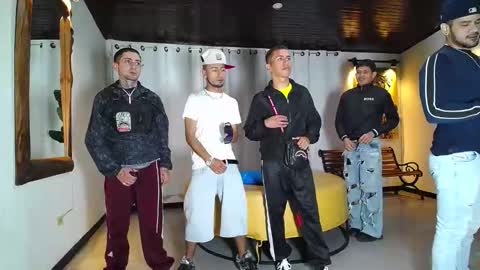 Snapshot of 1pushman chatting on April 22, 11:56 am pushman online show from April 22, 11:56 am
