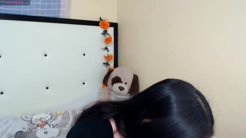 paola online show from March 5, 11:45 pm