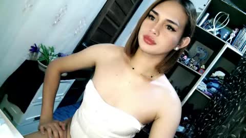 Snapshot of 1sexy_kattie chatting on April 24, 10:45 pm 1sexy kattie online show from April 24, 10:45 pm