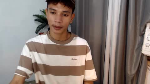 Snapshot of 1sweetloverxx chatting on June 5, 2:29 am 1sweetloverxx online show from June 5, 2:29 am