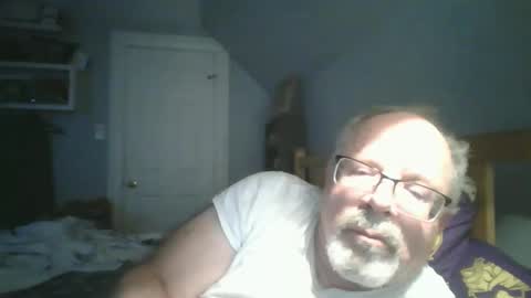 Snapshot of 2003dynawideglide chatting on April 25, 3:20 am 2003dynawideglide online show from April 25, 3:20 am