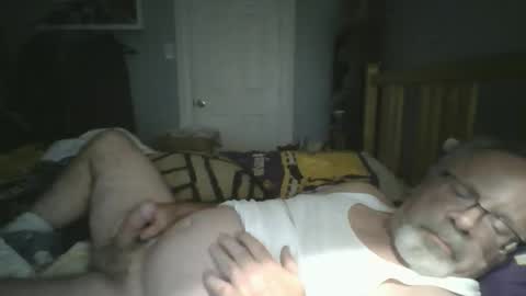 Snapshot of 2003dynawideglide chatting on May 9, 3:01 am 2003dynawideglide online show from May 9, 3:01 am