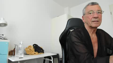 Henk online show from April 22, 3:24 pm