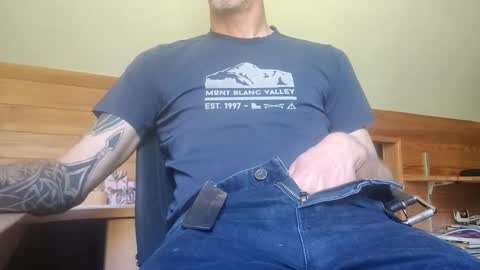 Snapshot of 22_acacia_avenue chatting on April 23, 3:14 pm 22_acacia_avenue online show from April 23, 3:14 pm