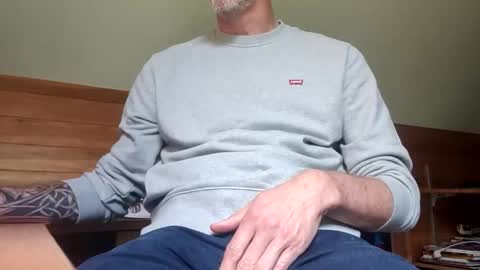 Snapshot of 22_acacia_avenue chatting on May 11, 12:44 pm 22_acacia_avenue online show from May 11, 12:44 pm