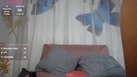 Snapshot of 22emma_ chatting on December 27, 5:31 am EMMA online show from December 27, 5:31 am