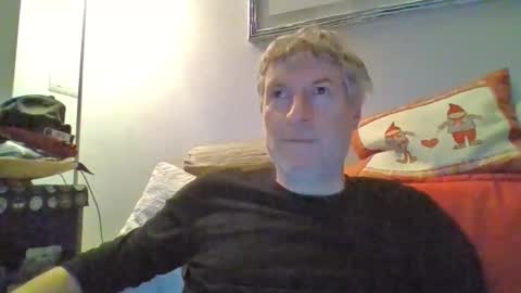 22esserre online show from April 12, 7:30 pm