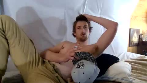 Snapshot of 27tnguy chatting on February 13, 11:45 pm 27tnguy online show from February 13, 11:45 pm