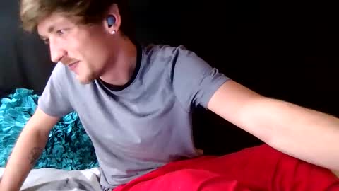 Snapshot of 27tnguy chatting on February 27, 9:09 am 27tnguy online show from February 27, 9:09 am