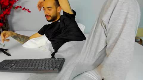 2_fire online show from November 8, 8:18 pm