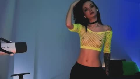 Snapshot of 2b_ chatting on April 27, 1:03 am Sasha weekend from 14 to 27 November online show from April 27, 1:03 am