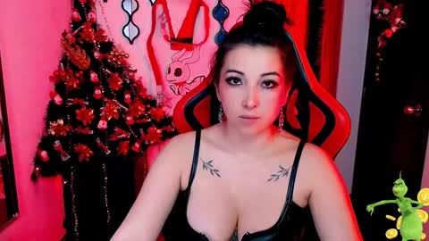 Snapshot of 2diamond_eyes chatting on December 18, 3:58 am Arianna online show from December 18, 3:58 am