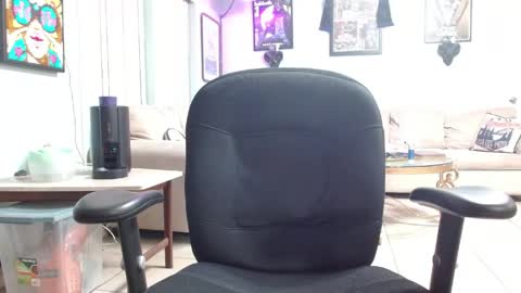 Snapshot of 2dirtyhillbillies chatting on May 3, 1:00 am ThrillBilly online show from May 3, 1:00 am