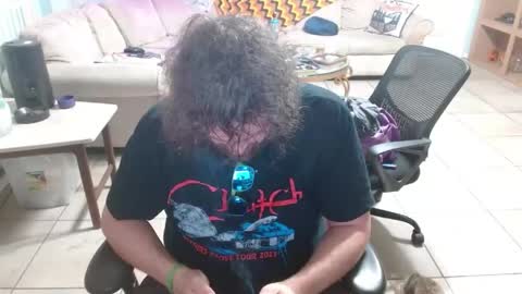 Snapshot of 2dirtyhillbillies chatting on May 21, 10:33 am ThrillBilly online show from May 21, 10:33 am