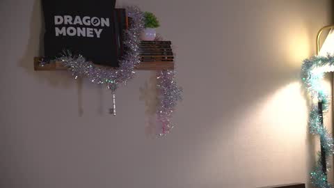 Snapshot of 2girls_1dream chatting on January 15, 6:40 am Elley online show from January 15, 6:40 am