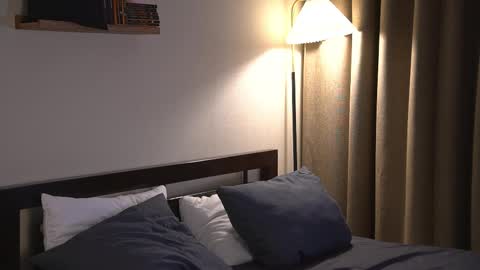 Snapshot of 2girls_1dream chatting on February 19, 6:42 am Elley online show from February 19, 6:42 am