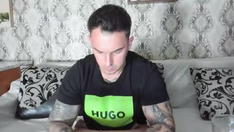 Snapshot of 2sexymuscles chatting on March 6, 8:37 pm 2sexymuscles online show from March 6, 8:37 pm