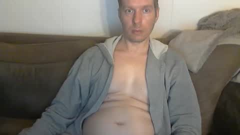 2small4you83 online show from March 9, 10:52 am